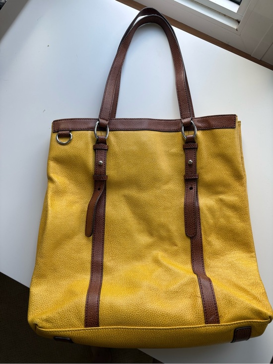 Banana Republic Handbags - Banana Republic Vintage leather Yellow Tote with Brown Trim Details